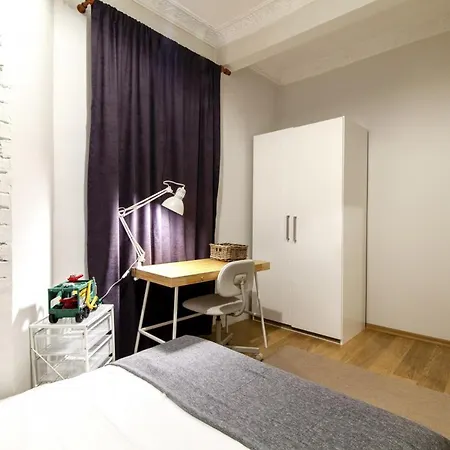 Vibrant Flat With Balcony In Sisli Апартаменты *