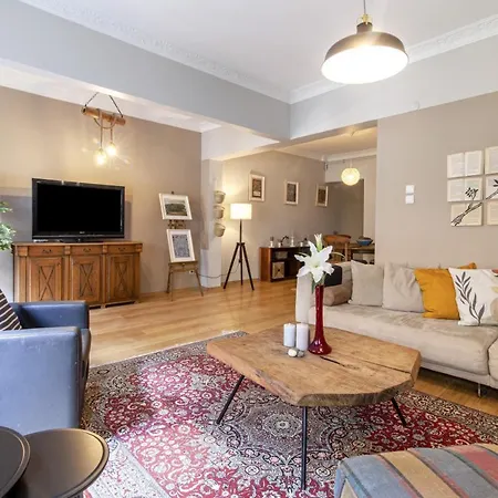 Vibrant Flat With Balcony In Sisli * Istanbul