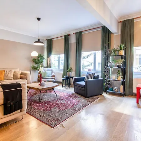 Vibrant Flat With Balcony In Sisli * Κωνσταντινούπολη
