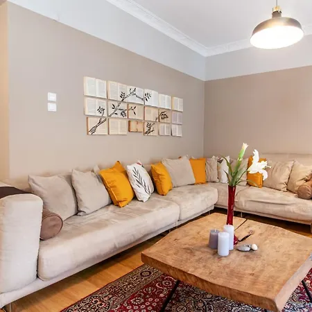 Vibrant Flat With Balcony In Sisli * Κωνσταντινούπολη